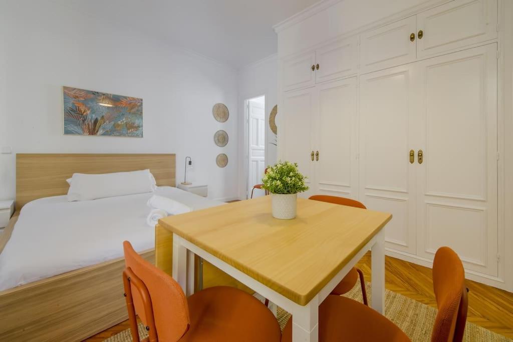 Petite E Chic Loft Para 3 En El Corazon De Madrid Buitenkant foto