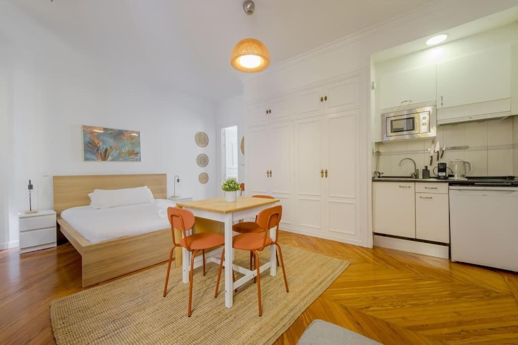 Petite E Chic Loft Para 3 En El Corazon De Madrid Buitenkant foto