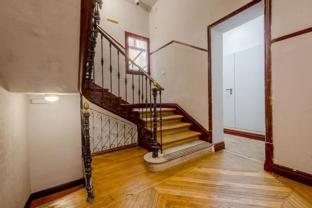 Petite E Chic Loft Para 3 En El Corazon De Madrid Buitenkant foto