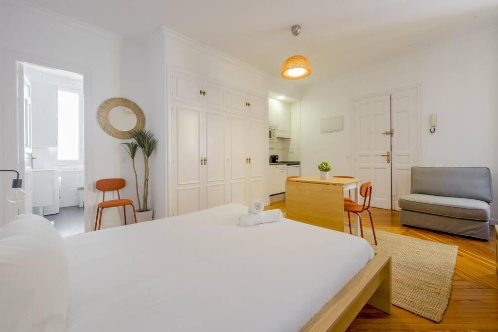 Petite E Chic Loft Para 3 En El Corazon De Madrid Buitenkant foto