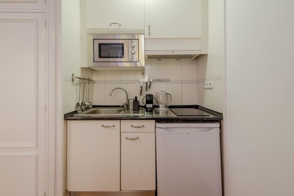 Petite E Chic Loft Para 3 En El Corazon De Madrid Buitenkant foto