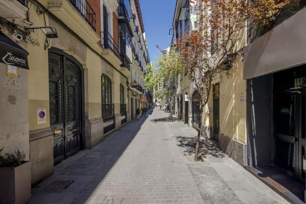 Petite E Chic Loft Para 3 En El Corazon De Madrid Buitenkant foto